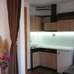 Primorsko Apartments Апартамент