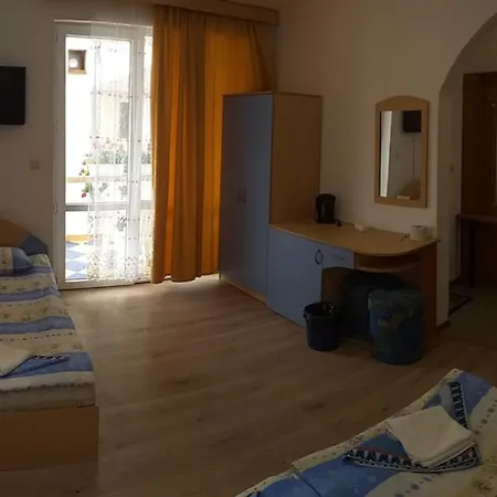 아파트 Primorsko Apartments 프리모르스코