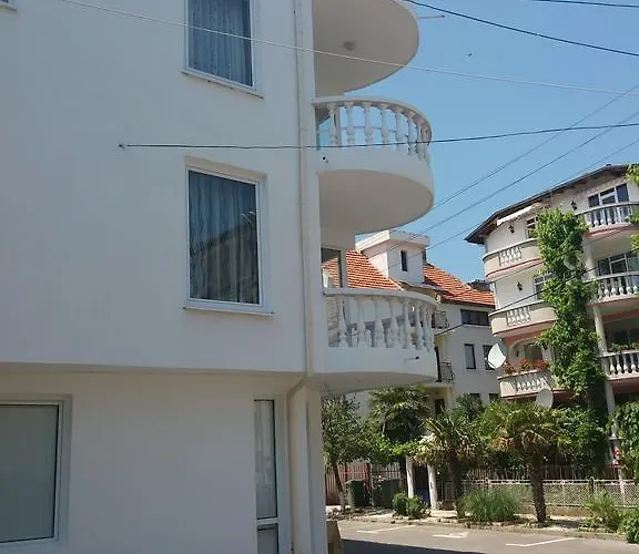 Primorsko Apartments *